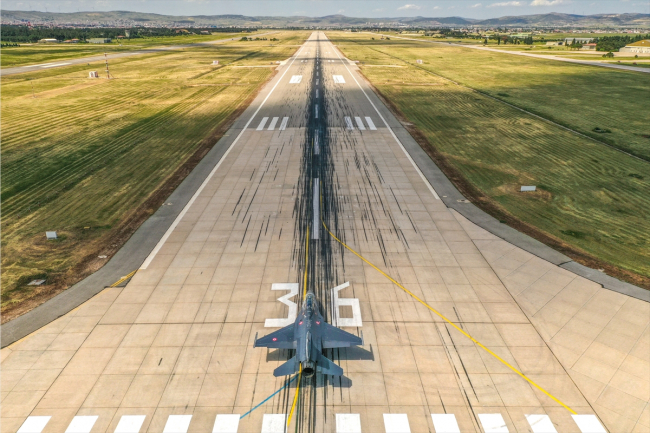 Türk Hava Kuvvetleri'nin "Şahin"leri Öncel Filo'da yetişiyor